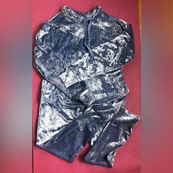 Spyder | Soft & Cozy Crushed Velvet Track Set 💙 - Picture 3 of 15